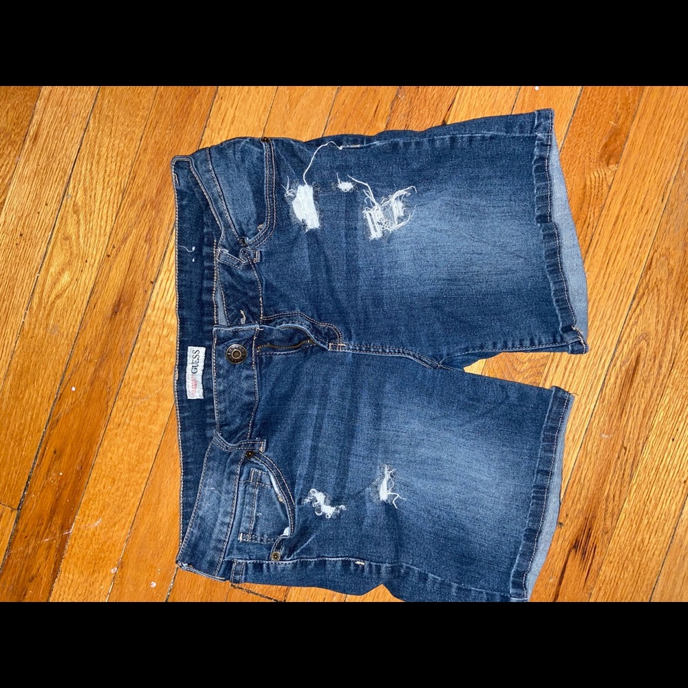 Guess shorts barley worn